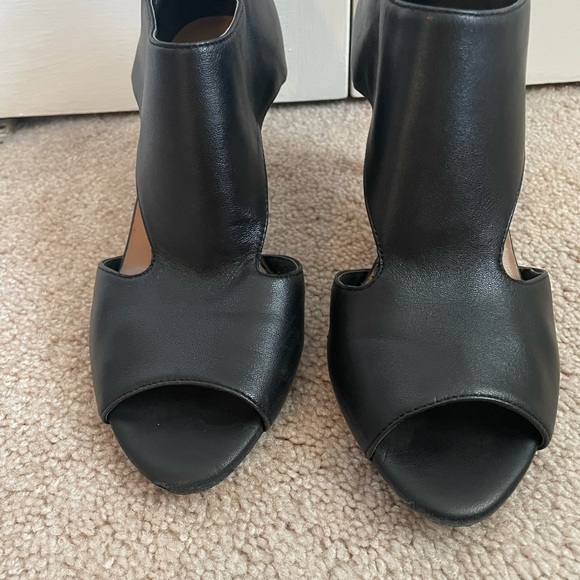 Aerosoles black heels size 8 M - Picture 2 of 10